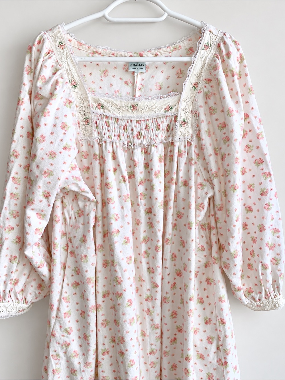 GILLIGAN O'MALLEY Eileen West Style Nightdown Vintage Floral Smocked Size M
